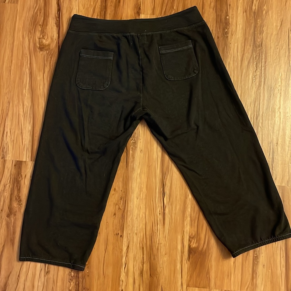Monrow Black Capri Joggers - Picture 5 of 5
